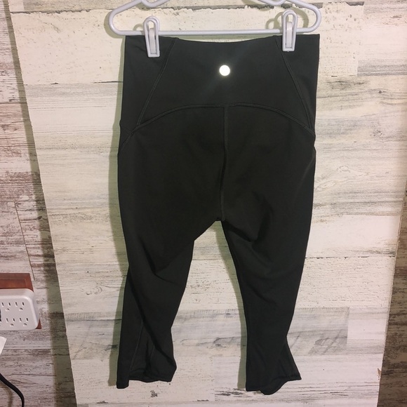 Lululemon Athletica olive green/army green Capri leggings size 4 workout pants​​ - Picture 6 of 10